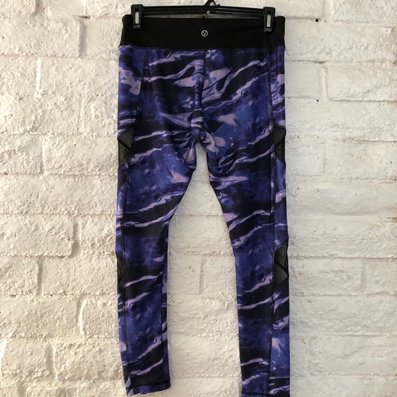 VOGO ATHLETA SIZE L - Picture 2 of 4